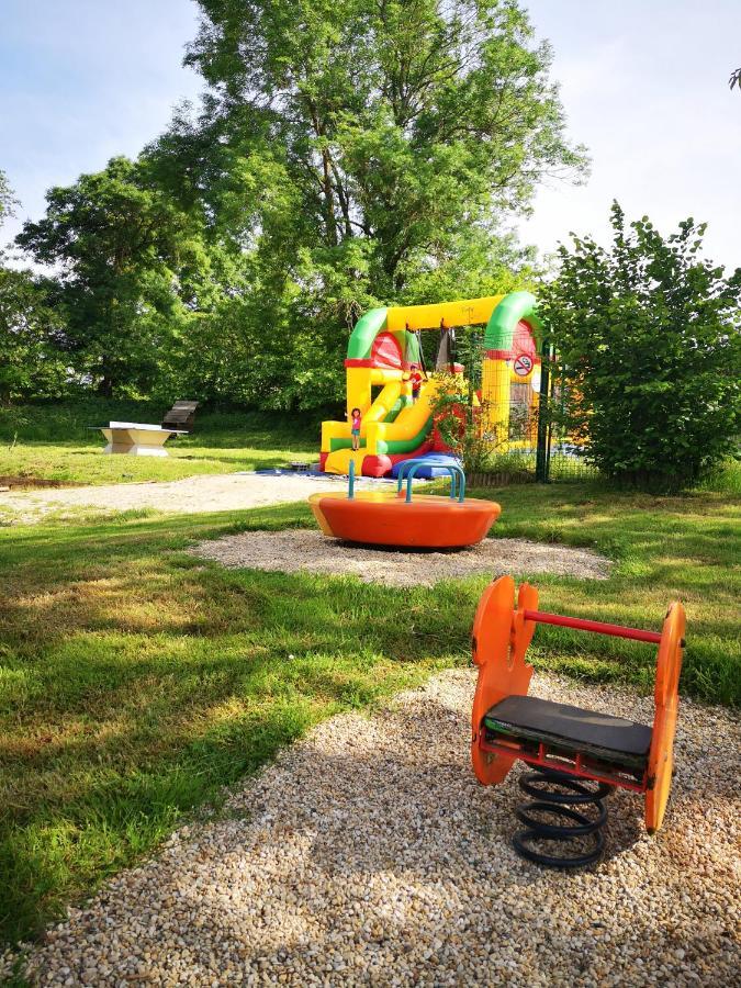 Camping Domaine de Mepillat Saint-Nizier-le-Bouchoux Bagian luar foto